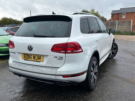 Volkswagen Touareg 3.0 Touareg V6 R-Line TDI BlueMotion Technology Auto 4WD 5dr 3