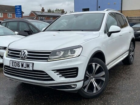 Volkswagen Touareg 3.0 Touareg V6 R-Line TDI BlueMotion Technology Auto 4WD 5dr 2