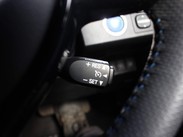 Toyota Yaris 1.5 VVT-h Blue Bi-Tone E-CVT Euro 6 (s/s) 5dr 18