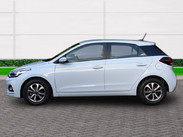 Hyundai i20 SE Launch Edition 8