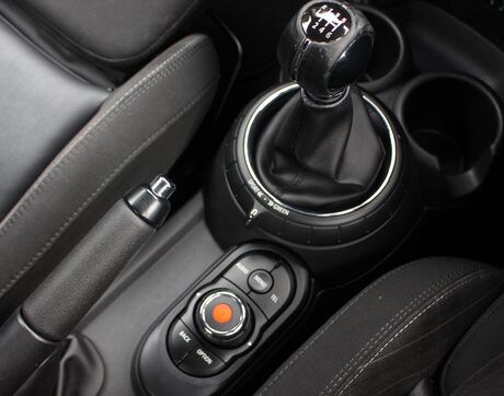 Mini Hatch COOPER 13
