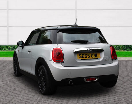 Mini Hatch COOPER 6