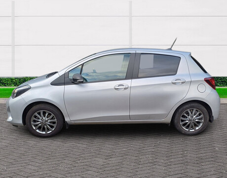 Toyota Yaris VVT-I ICON M-DRIVE S 3