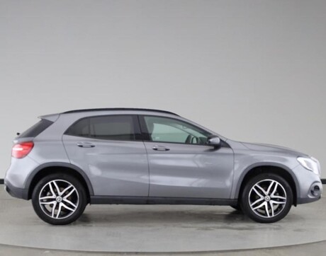 Mercedes-Benz GLA Class GLA 180 URBAN EDITION 2