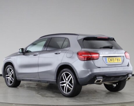 Mercedes-Benz GLA Class GLA 180 URBAN EDITION 3