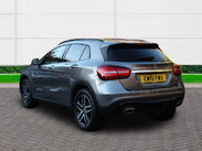 Mercedes-Benz GLA Class GLA 180 URBAN EDITION 8