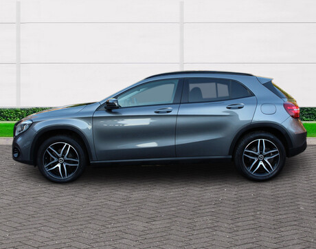 Mercedes-Benz GLA Class GLA 180 URBAN EDITION 7