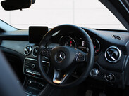 Mercedes-Benz GLA Class GLA 180 URBAN EDITION 10