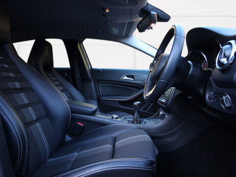 Mercedes-Benz GLA Class GLA 180 URBAN EDITION 4