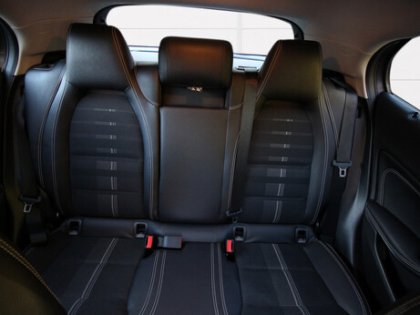 Mercedes-Benz GLA Class GLA 180 URBAN EDITION 2