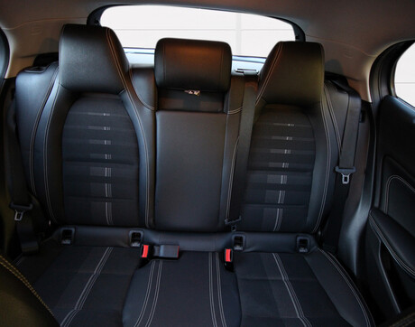 Mercedes-Benz GLA Class GLA 180 URBAN EDITION 3