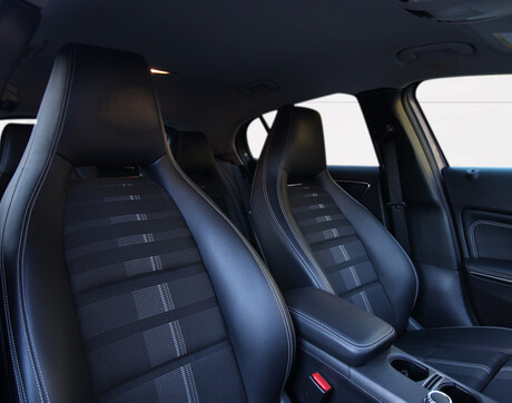 Mercedes-Benz GLA Class GLA 180 URBAN EDITION 2