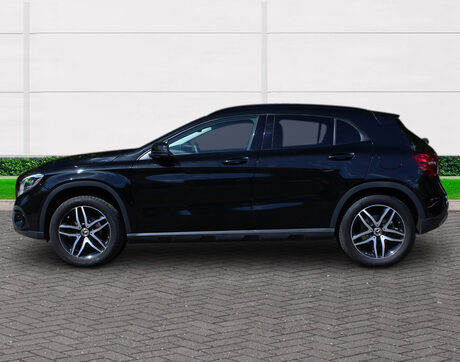 Mercedes-Benz GLA Class GLA 180 URBAN EDITION 4