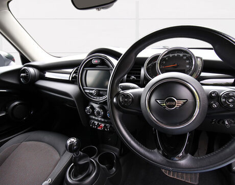 Mini Hatch COOPER 8