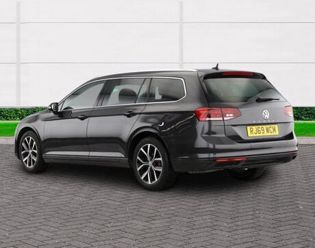 Volkswagen Passat SEL TDI DSG 3