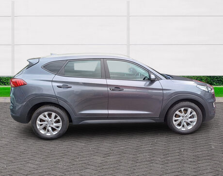 Hyundai TUCSON T-GDI SE NAV 8