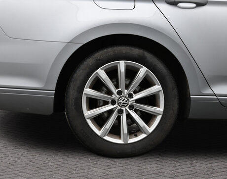 Volkswagen Passat SE BUSINESS TDI 12