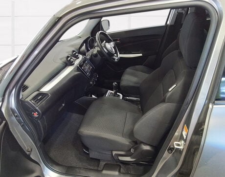 Suzuki Swift SZ5 DUALJET ALLGRIP SHVS MHEV 6