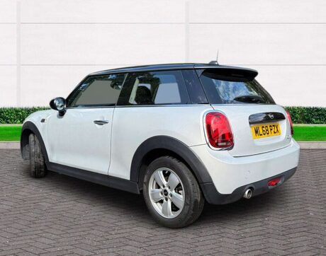 Mini Hatch COOPER 9