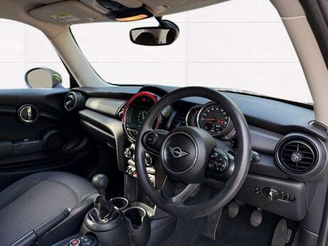 Mini Hatch COOPER 4