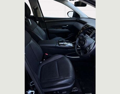 Hyundai TUCSON T-GDI ULTIMATE 13