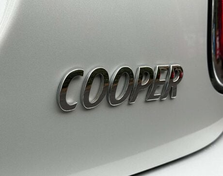 Mini Hatch 1.5 Cooper Auto 5dr 20