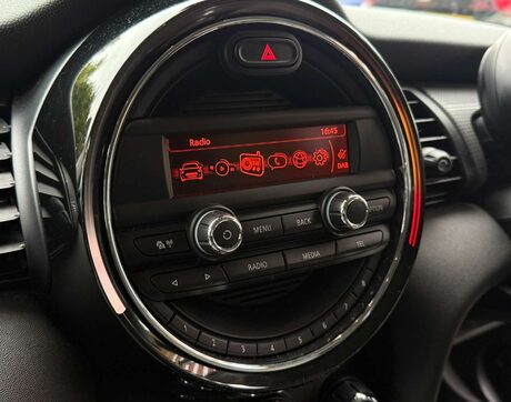 Mini Hatch 1.5 Cooper Auto 5dr 18