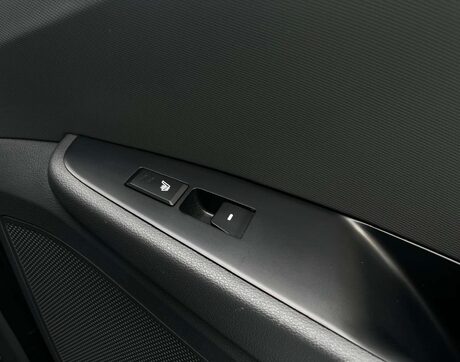 Hyundai IONIQ 1.6 IONIQ Premium SE FHEV Semi-Auto 5dr 19