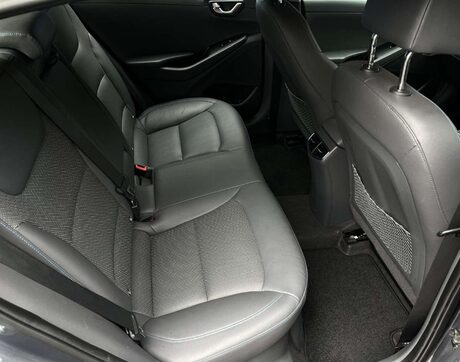 Hyundai IONIQ 1.6 IONIQ Premium SE FHEV Semi-Auto 5dr 10