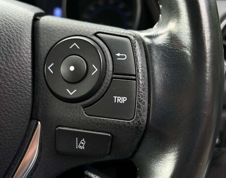 Toyota Auris 1.8 Auris Design HEV VVT-i CVT 5dr 13