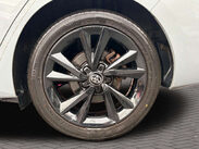 Toyota Auris 1.8 Auris Design HEV VVT-i CVT 5dr 18