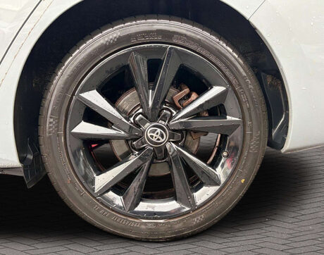 Toyota Auris 1.8 Auris Design HEV VVT-i CVT 5dr 18