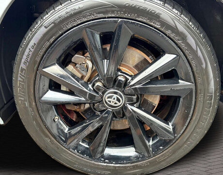 Toyota Auris 1.8 Auris Design HEV VVT-i CVT 5dr 16