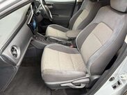 Toyota Auris 1.8 Auris Design HEV VVT-i CVT 5dr 9