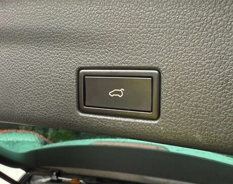 SEAT Alhambra 2.0 Alhambra Xcellence TDI Semi-Auto 5dr 23