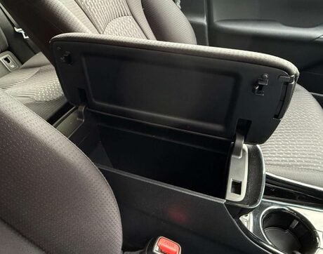 Toyota Prius 1.8 Prius Business Edition+ VVT-i CVT 5dr 39
