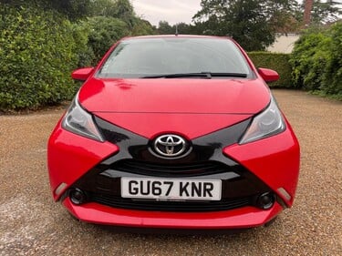 Toyota Aygo 1.0 VVT-i x-play x-shift Euro 6 5dr 3