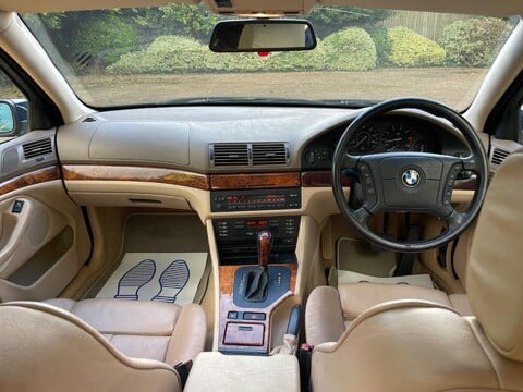 BMW 5 Series 4.4 540i 4dr 37