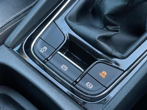 Skoda Karoq 1.6 TDI SE L Euro 6 (s/s) 5dr 40