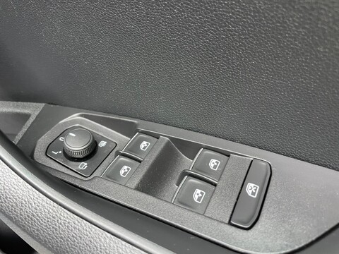 Skoda Karoq 1.6 TDI SE L Euro 6 (s/s) 5dr 71