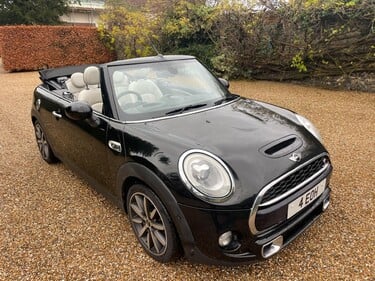 Mini Convertible 2.0 Cooper S Auto Euro 6 (s/s) 2dr 2