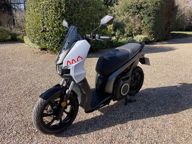 SEAT Mo eScooter 125 4