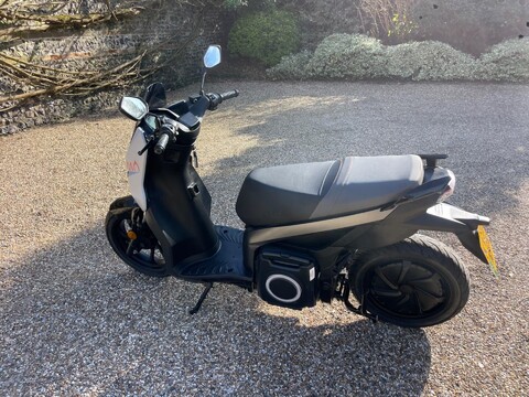 SEAT Mo eScooter 125 7