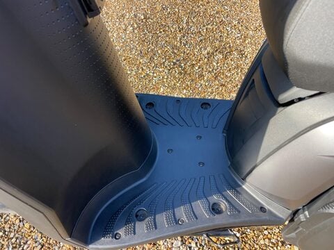 SEAT Mo eScooter 125 28