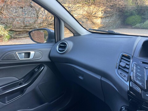 Ford Fiesta 1.0T EcoBoost Zetec Euro 6 (s/s) 5dr 23