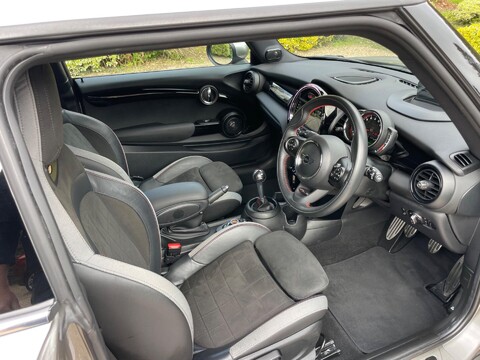 Mini Hatch 2.0 John Cooper Works Euro 6 (s/s) 3dr 35