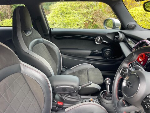 Mini Hatch 2.0 John Cooper Works Euro 6 (s/s) 3dr 68