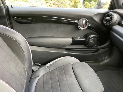 Mini Hatch 2.0 John Cooper Works Euro 6 (s/s) 3dr 40