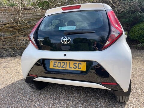 Toyota Aygo 1.0 VVT-i x-play x-shift Euro 6 5dr (Safety Sense) 13