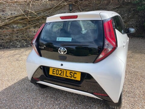 Toyota Aygo 1.0 VVT-i x-play x-shift Euro 6 5dr (Safety Sense) 15